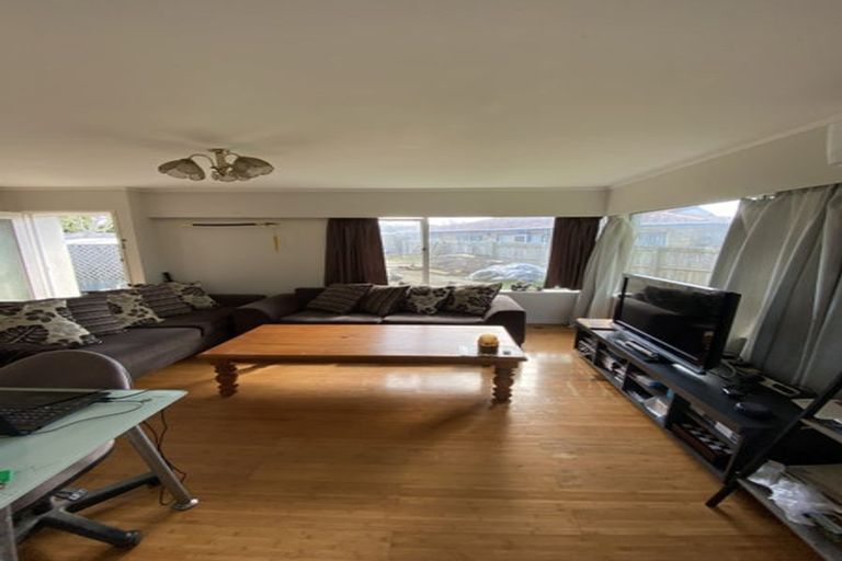 Photo of property in 2/18 Mirrabooka Avenue, Botany Downs, Auckland, 2010