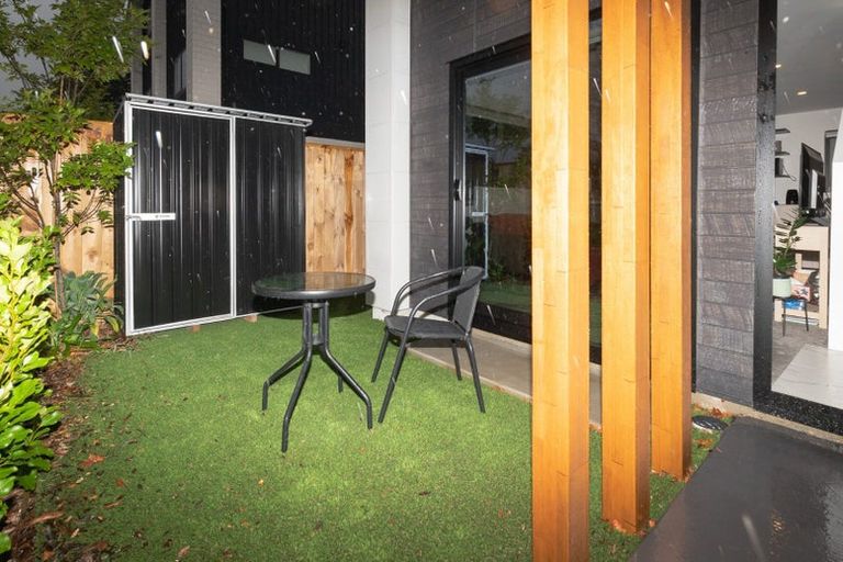 Photo of property in 2/24 Yeovil Road, Te Atatu Peninsula, Auckland, 0610