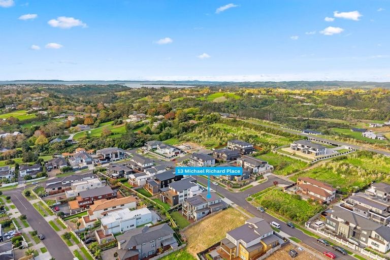 Photo of property in 13 Michael Richard Place, East Tamaki Heights, Auckland, 2016