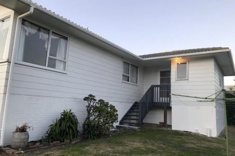 Photo of property in 4b John Walker Drive, Manurewa, Auckland, 2102