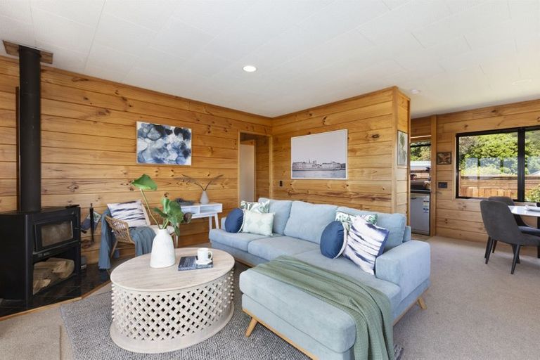 Photo of property in 16 Solway Place, Papakowhai, Porirua, 5024