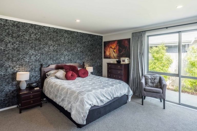 Photo of property in 11 Waipunahau Road, Waikanae, 5036