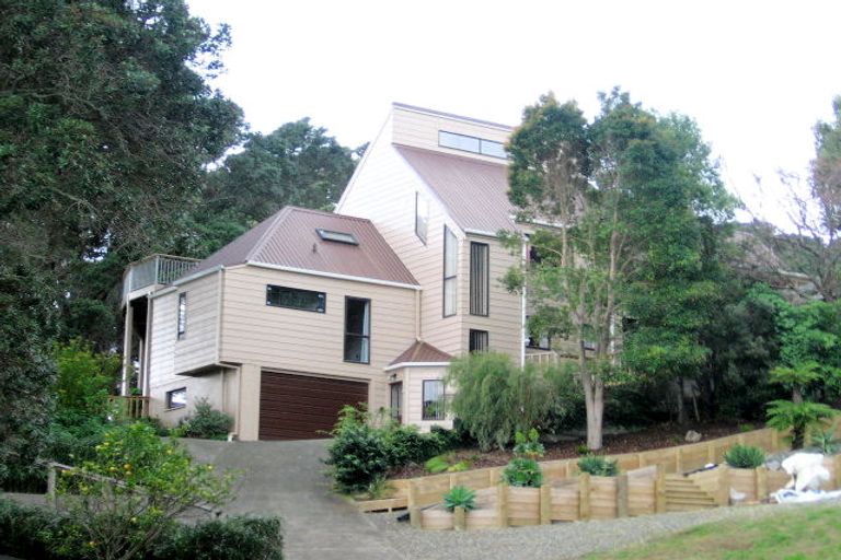 Photo of property in 128 Oratia Place, Onemana, Whangamata, 3691