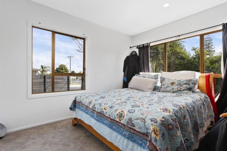 Photo of property in 11 Vanguard Road, Kelston, Auckland, 0602