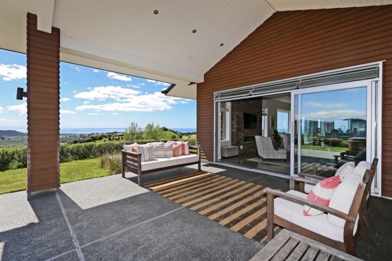 Photo of property in 140 Eskridge Drive, Eskdale, Napier, 4182