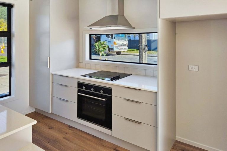 Photo of property in 1/11 Lees Grove, Wainuiomata, Lower Hutt, 5014