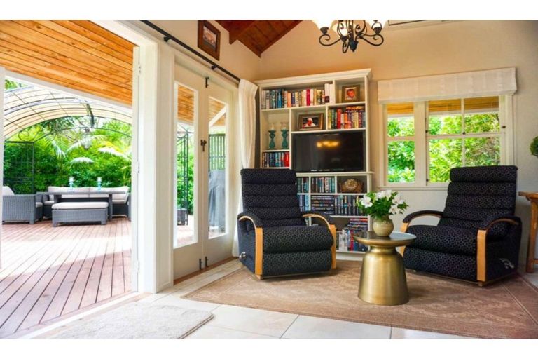 Photo of property in 11 Fairway Drive, Kerikeri, 0230