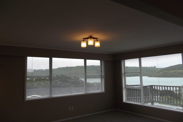 Photo of property in 6 Ayr Place, Papakowhai, Porirua, 5024