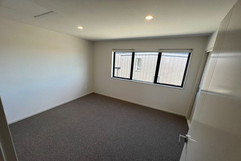 Photo of property in 121 Te Oneroa Way, Long Bay, Auckland, 0630