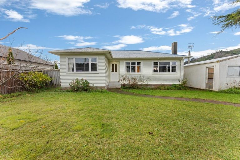 Photo of property in 69 Hyde Street, Wainuiomata, Lower Hutt, 5014