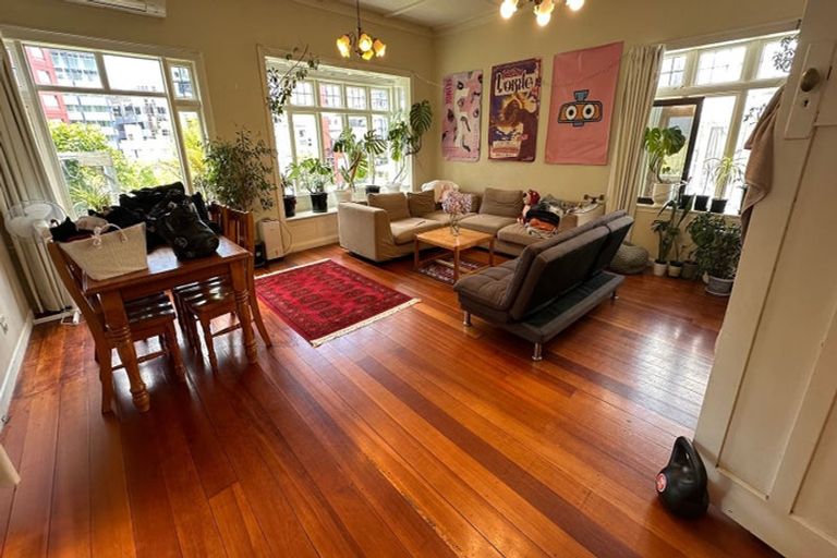 Photo of property in 1/17 Clifton Terrace, Kelburn, Wellington, 6012