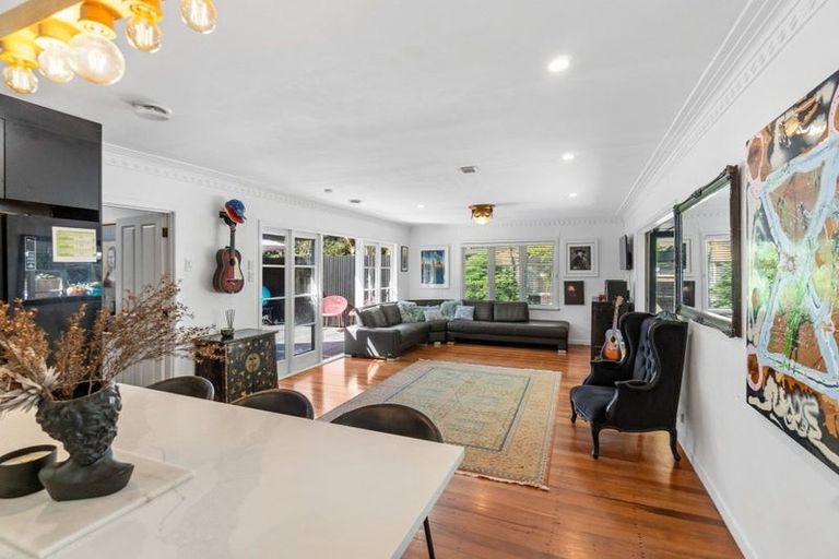 Photo of property in 31 Valley Road, Titirangi, Auckland, 0604