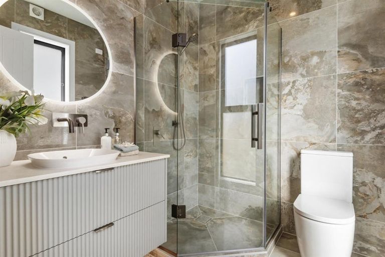 Photo of property in 20 Beach Road, Castor Bay, Auckland, 0620