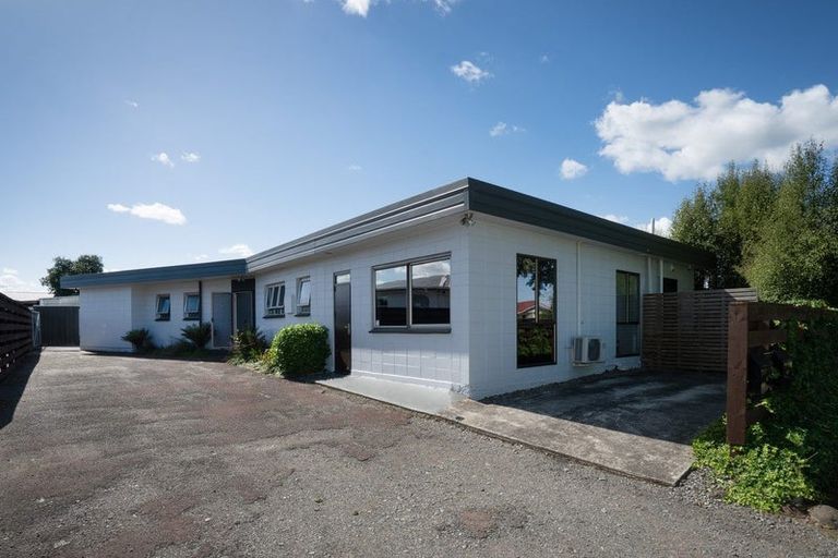 Photo of property in 15 Raglan Avenue, Cloverlea, Palmerston North, 4412