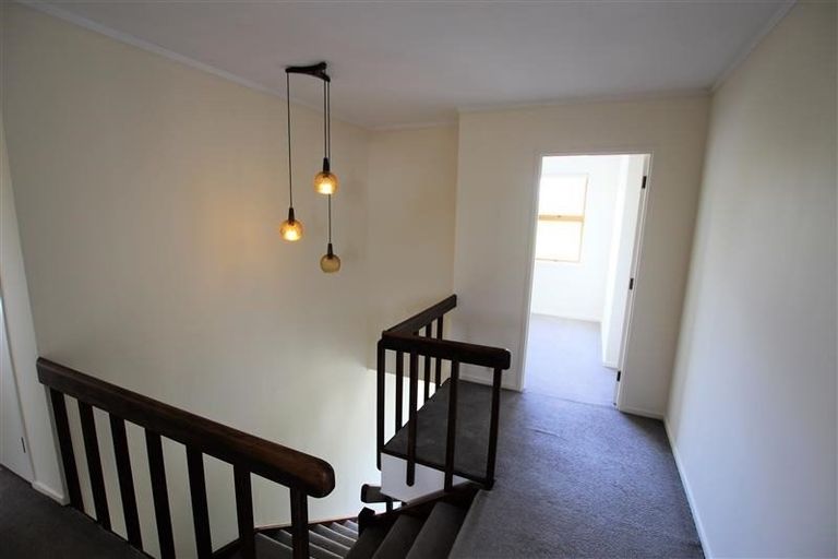 Photo of property in 10 Anna Watson Road, Half Moon Bay, Auckland, 2012