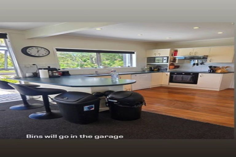 Photo of property in 107 Tiroroa Avenue, Te Atatu South, Auckland, 0610