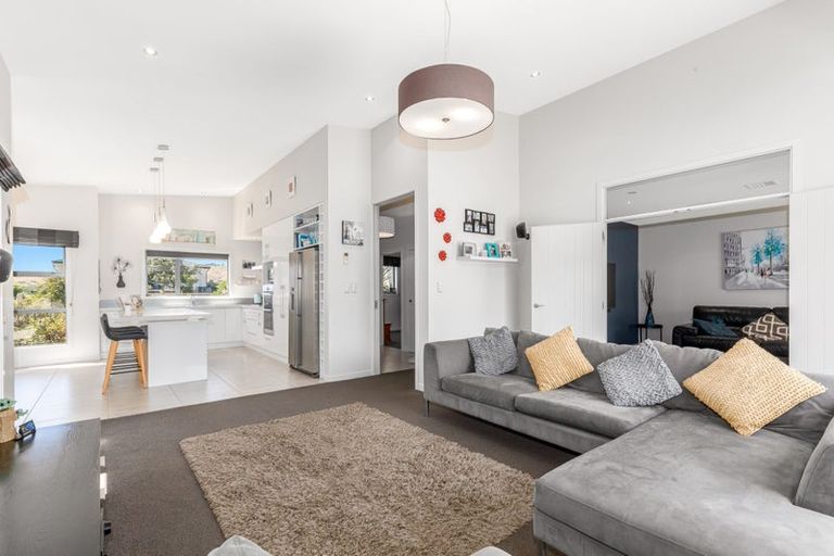 Photo of property in 28 Nelson Avenue, Aotea, Porirua, 5024