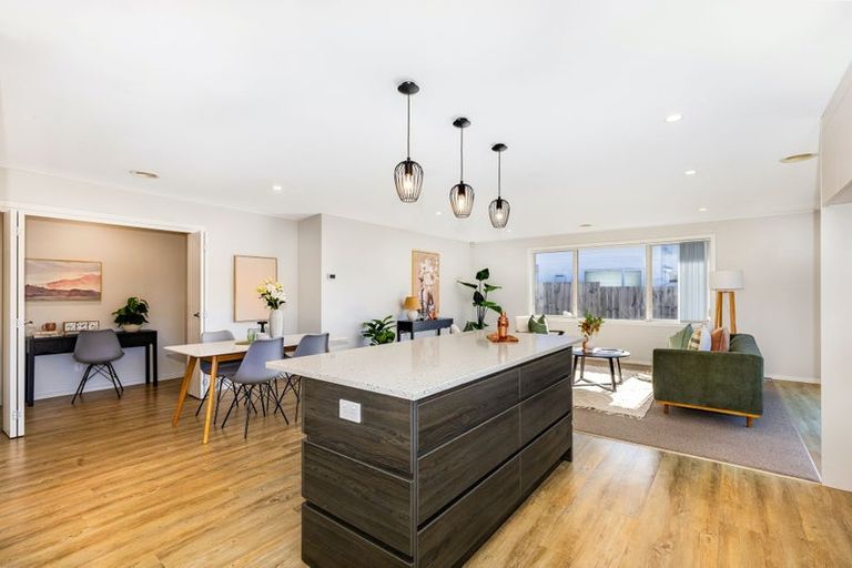 Photo of property in 13 Breakwater Way, Whitby, Porirua, 5024