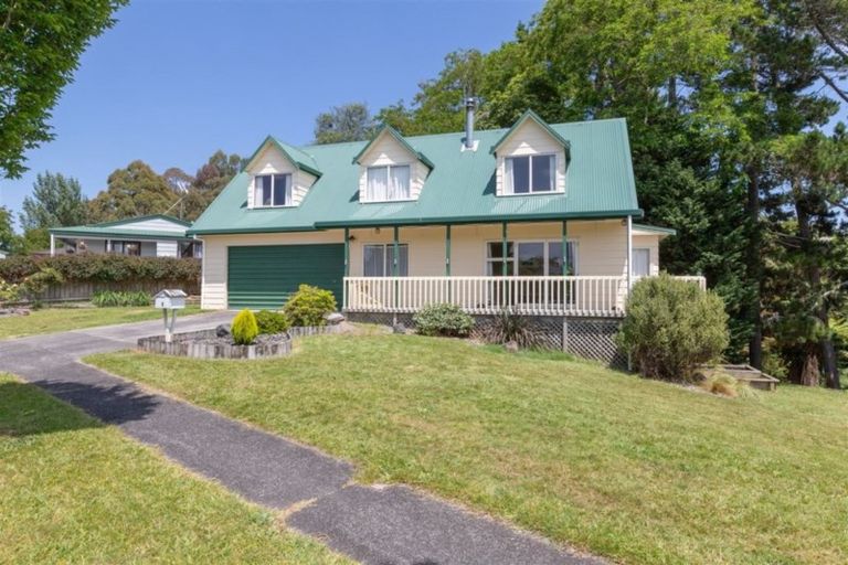 Photo of property in 4 Essendon Court, Glenview, Hamilton, 3206