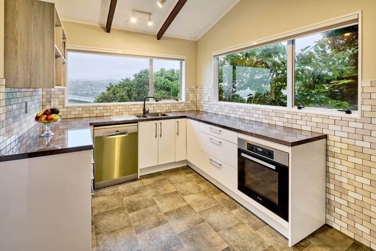 Photo of property in 44 Westhaven Drive, Tawa, Wellington, 5028