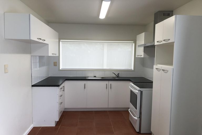 Photo of property in 11a Bill Phillip Place, Clendon Park, Auckland, 2103