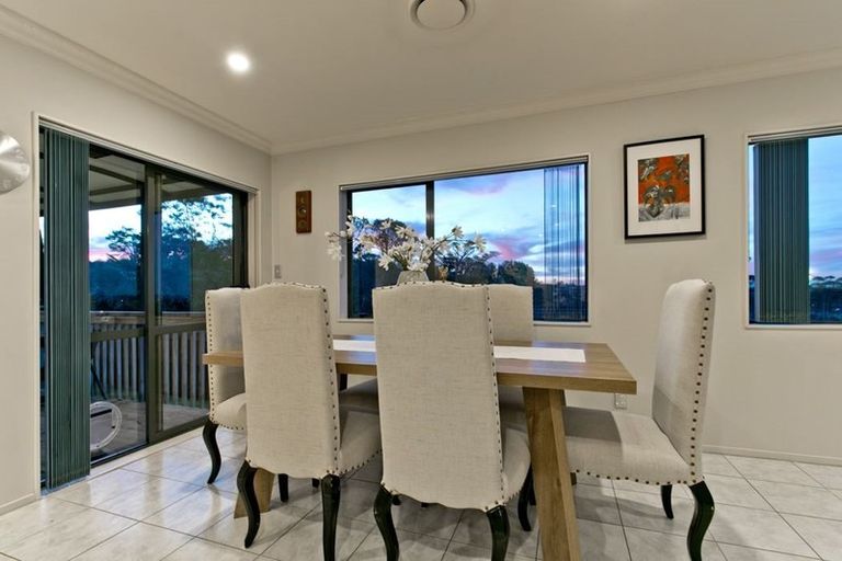 Photo of property in 36 Sapperton Drive, Henderson, Auckland, 0612