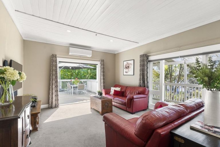 Photo of property in 10a Waterview Road, Stanley Point, Auckland, 0624