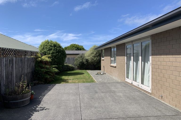 Photo of property in 2/53 Donnington Street, Parklands, Christchurch, 8083