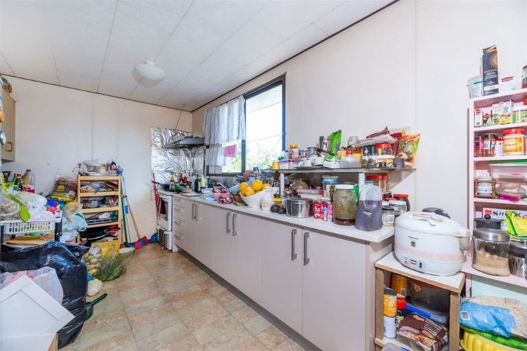 Photo of property in 300 State Highway 16, Kumeu, 0892