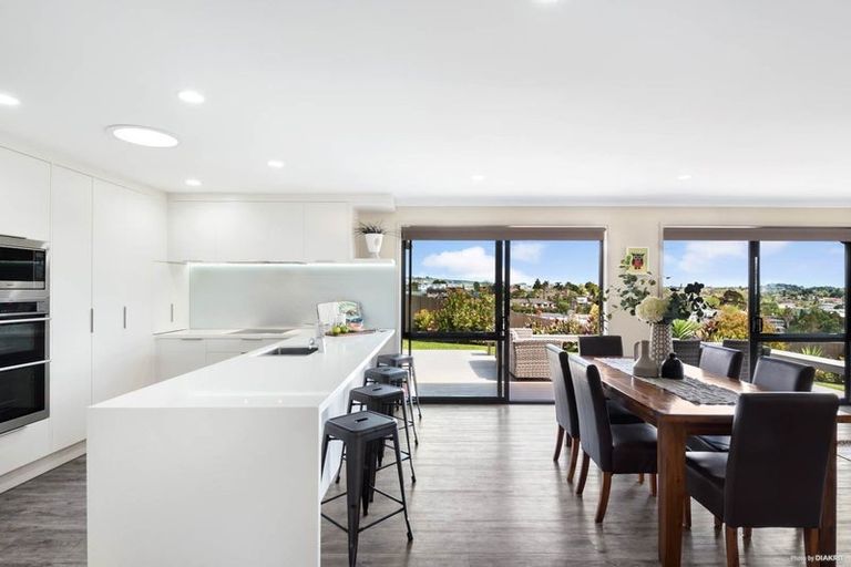 Photo of property in 22 Tokerau Crescent, Pukekohe, 2120