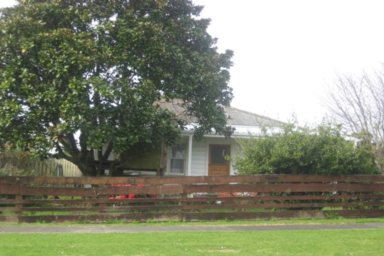 Photo of property in 24 Hutchins Street, Waitara, 4320