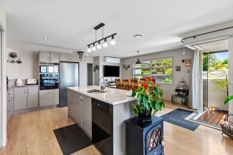 Photo of property in 37 Contour Avenue, Pyes Pa, Tauranga, 3112