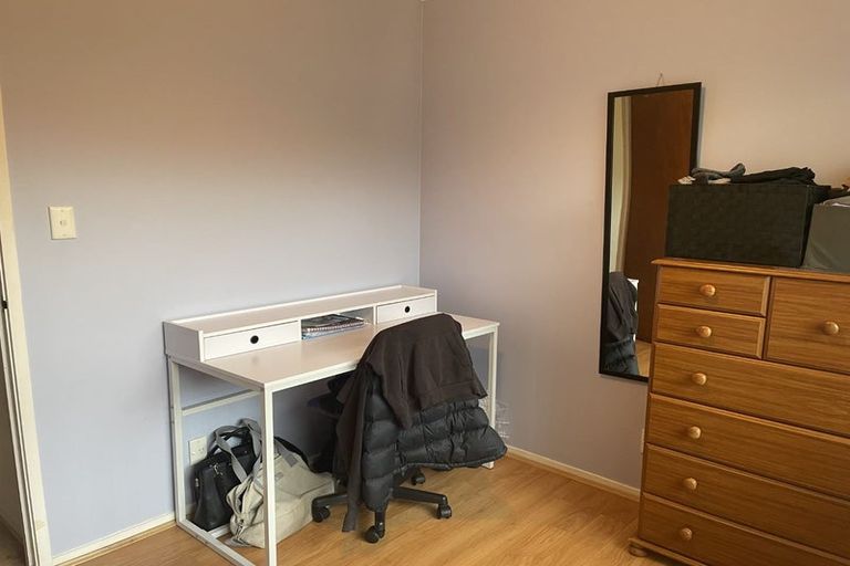 Photo of property in 2/1 Barbados Drive, Unsworth Heights, Auckland, 0632