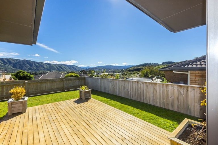 Photo of property in 50 King Charles Drive, Kingsley Heights, Upper Hutt, 5018