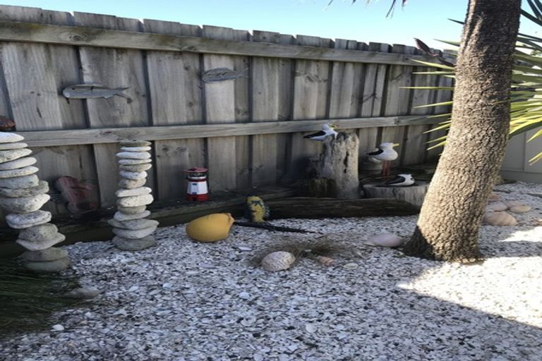 Photo of property in 165 Karewa Parade, Papamoa Beach, Papamoa, 3118