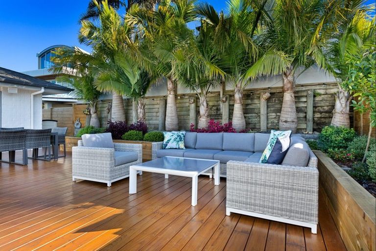 Photo of property in 96 Grovenor Drive, Orewa, 0931