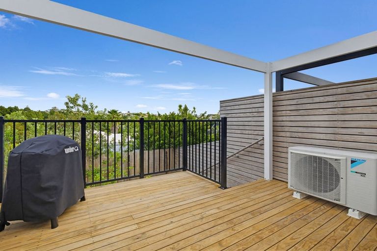 Photo of property in 2/15 Tilden Avenue, Hillcrest, Auckland, 0627