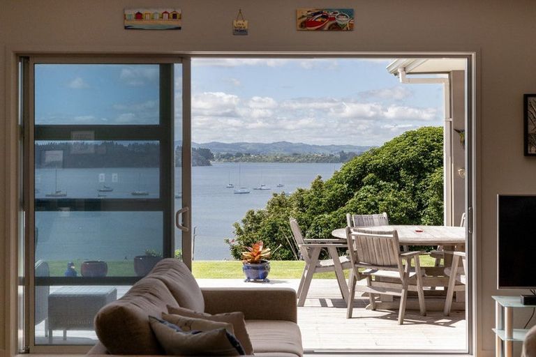 Photo of property in 109 Harbour View Road, Omokoroa, 3114