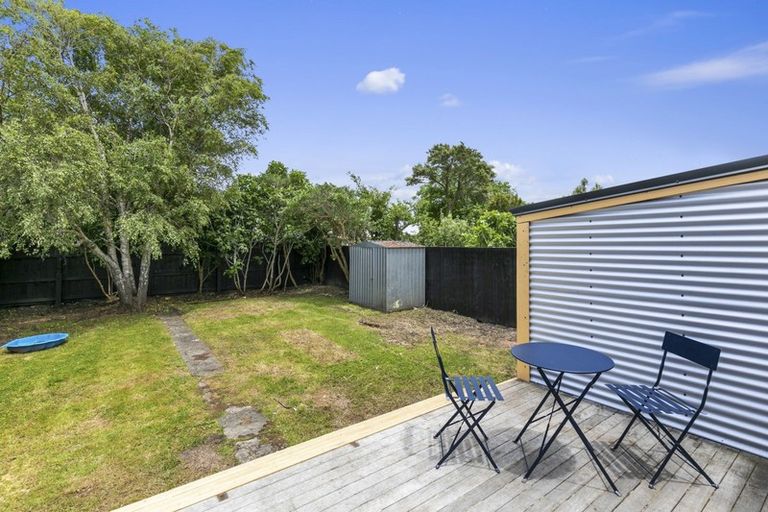 Photo of property in 135 Whites Line East, Waiwhetu, Lower Hutt, 5010