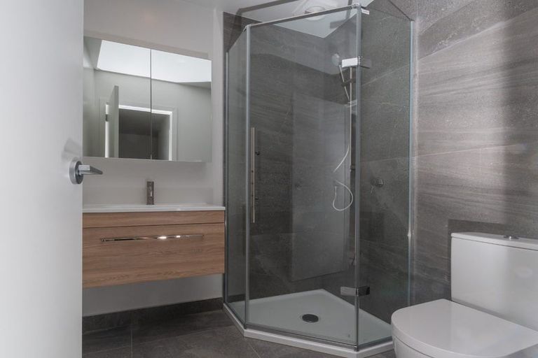 Photo of property in 2/56 Salisbury Road, Birkdale, Auckland, 0626