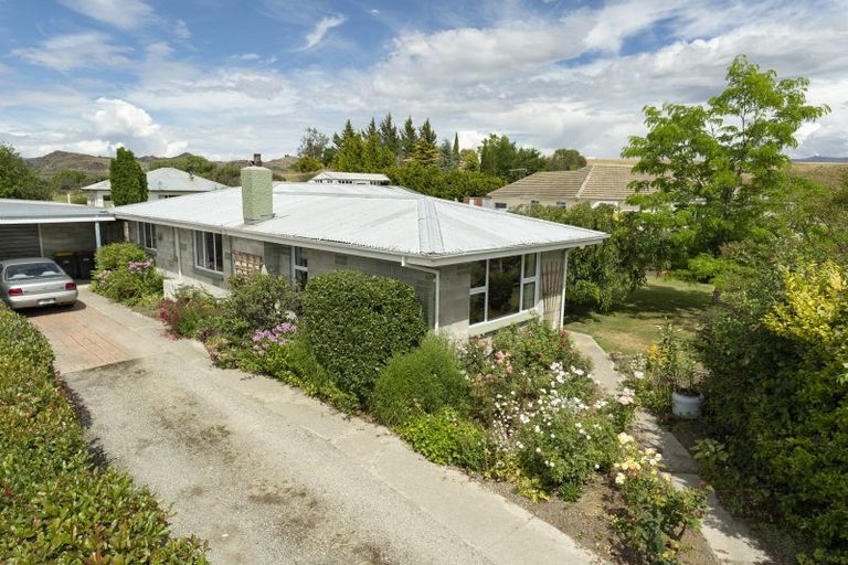 Photo of property in 1 Wilton Street, Omakau, 9376