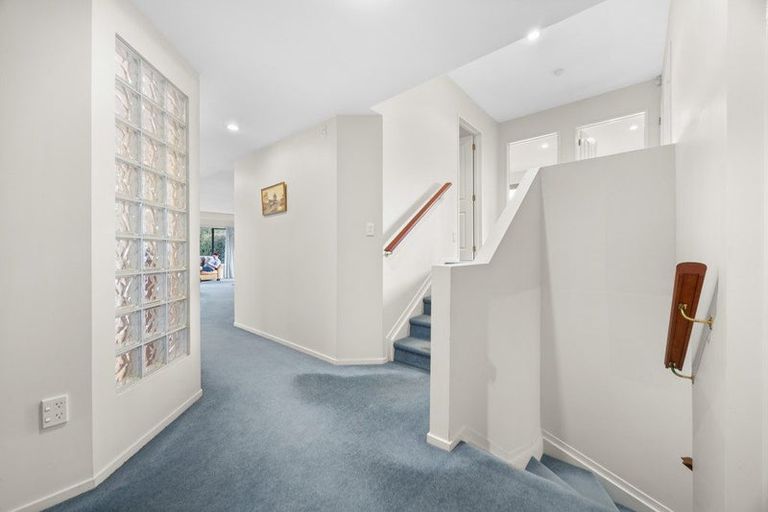 Photo of property in 51 Hogarth Rise, West Harbour, Auckland, 0618