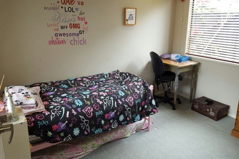 Photo of property in 2/224 Forrest Hill Road, Forrest Hill, Auckland, 0620