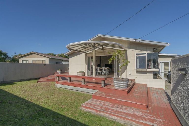 Photo of property in 16 Lee Street, Whitianga, 3510