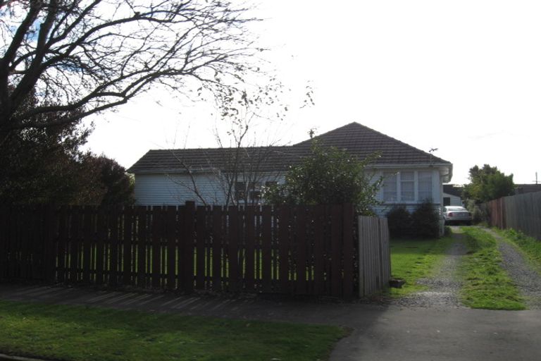 Photo of property in 90 Hoani Street, Northcote, Christchurch, 8052