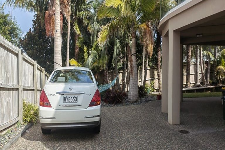 Photo of property in 88a Picasso Drive, West Harbour, Auckland, 0618