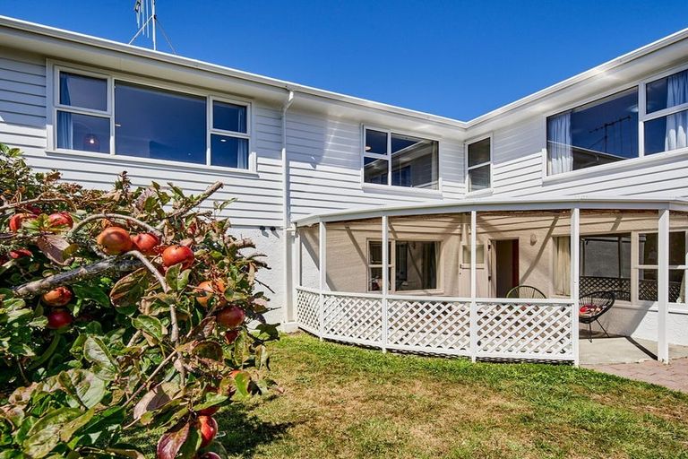 Photo of property in 16b Saint Edmund Crescent, Tawa, Wellington, 5028