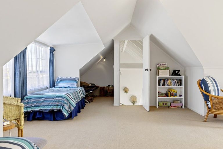 Photo of property in 26 Aubrey Crescent, Rainbow Point, Taupo, 3330