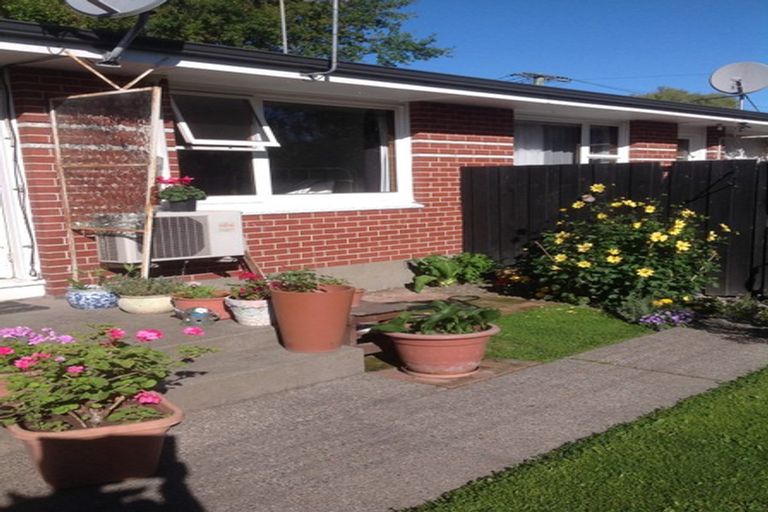 Photo of property in 2/30 Edgeware Road, St Albans, Christchurch, 8014