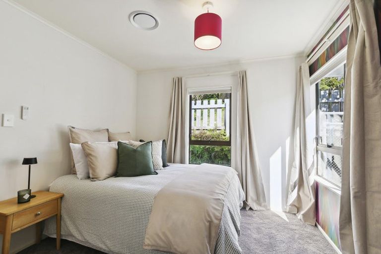 Photo of property in 7 Saint Aidans Way, Tawa, Wellington, 5028